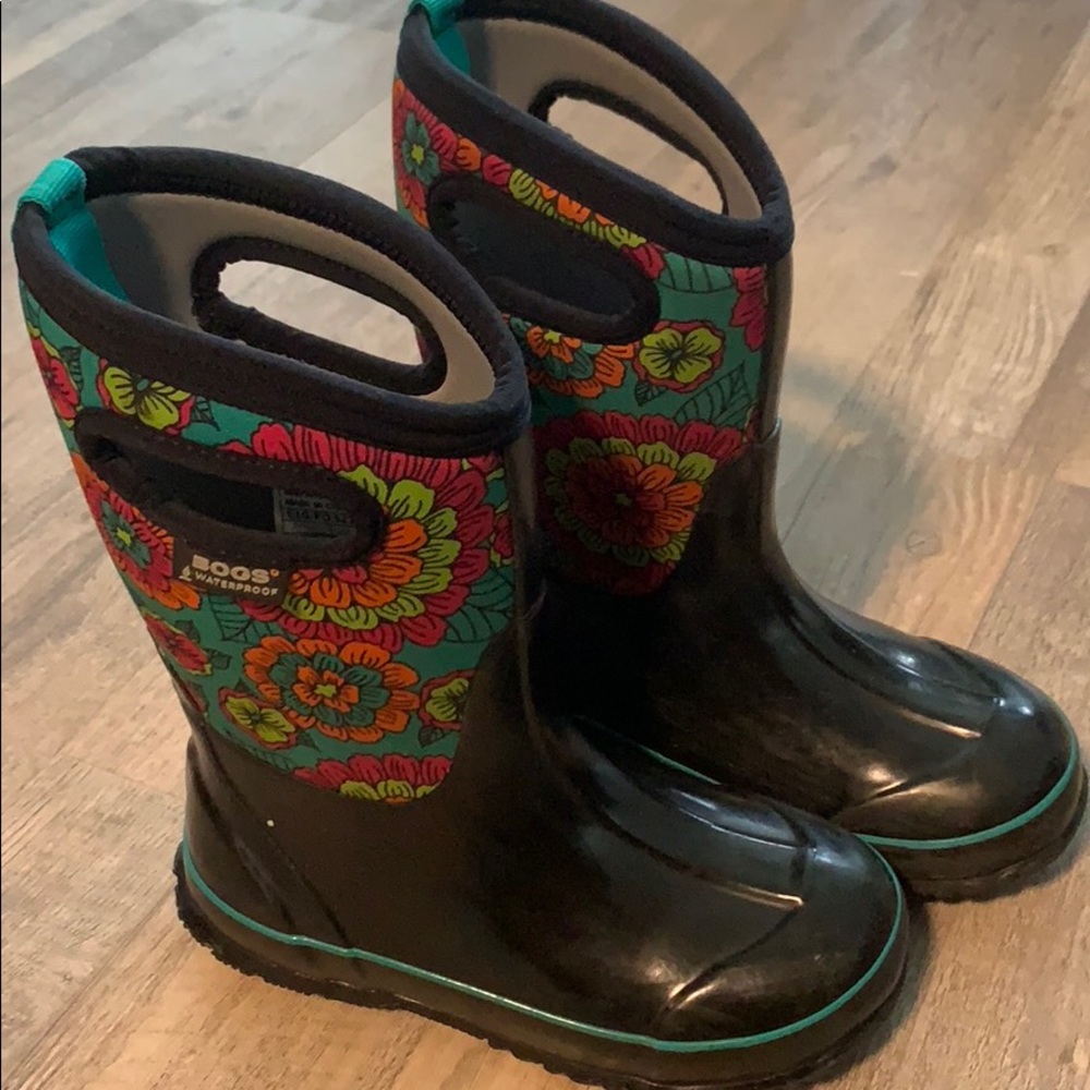 Girls Bogs winter boots
